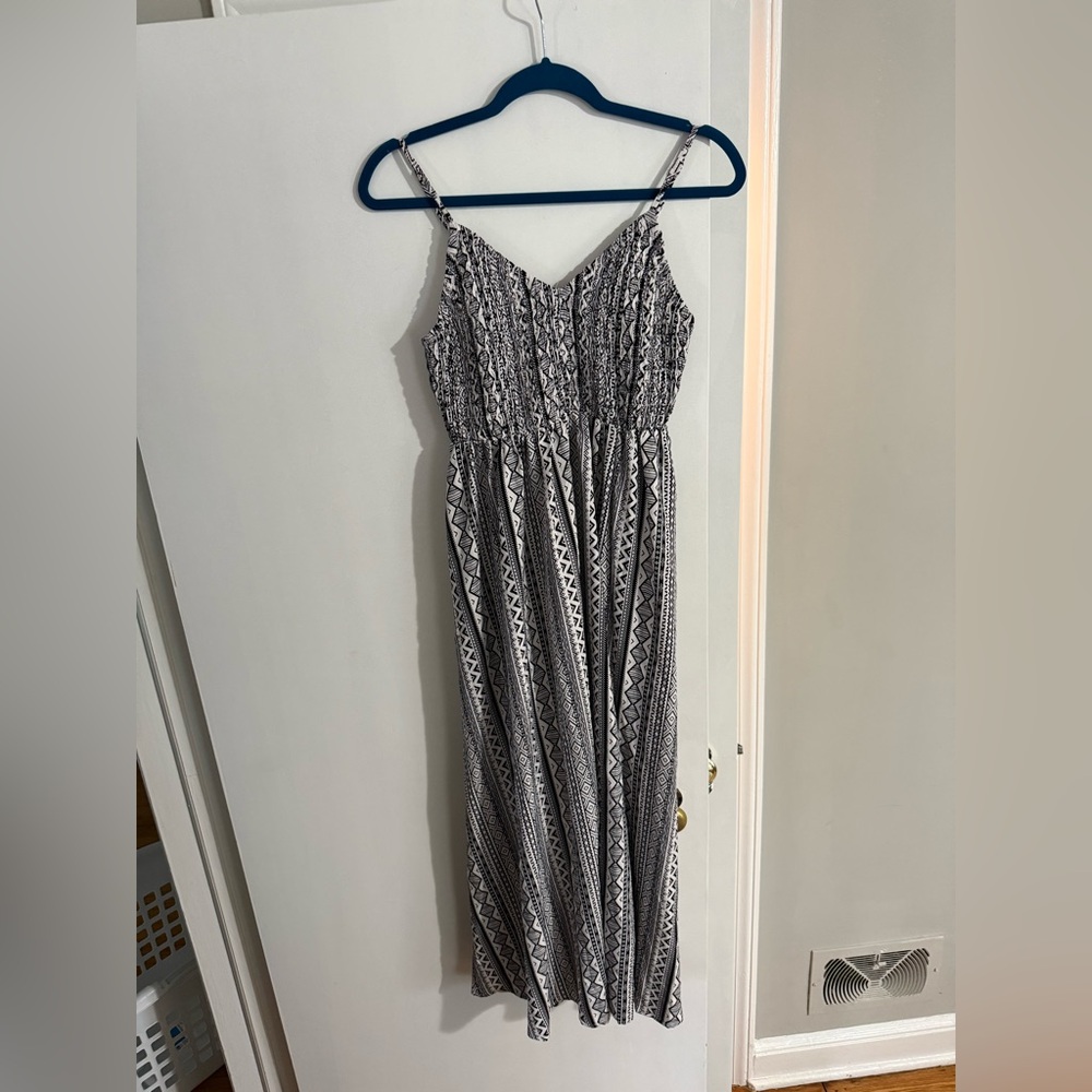 Elegant Black and White Maxi Dress Sz Small